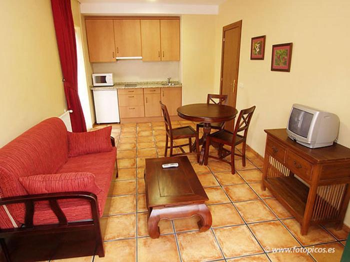 Apartamentos Villa De Cabrales Arenas De Cabrales Exterior photo